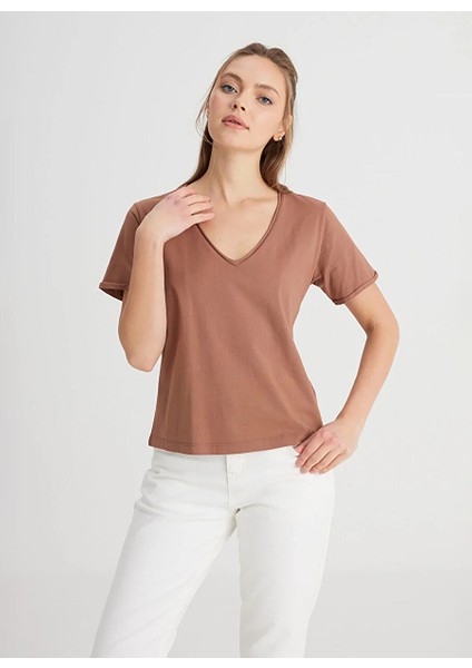 V Yaka Açık Kahve Kadın T-Shirt W241664219-V Yaka T-Shirt modelleri