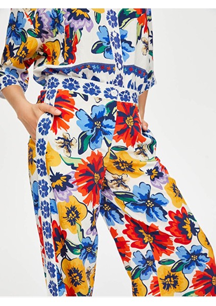 Resort Çiçek Desen Paçası Yırtmaçlı Wide Leg Fit Viskon Pantolon S25PNT045