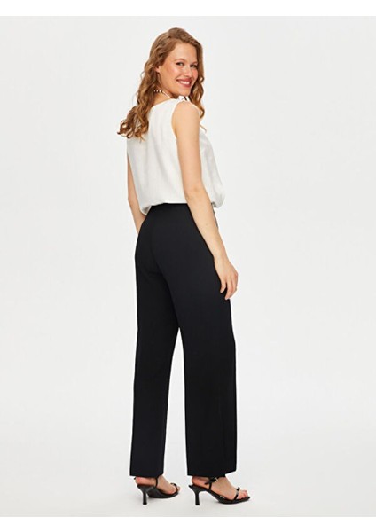 Önü Dikiş Detaylı Yırtmaçlı Wide Leg Fit Pantolon S25PNT009