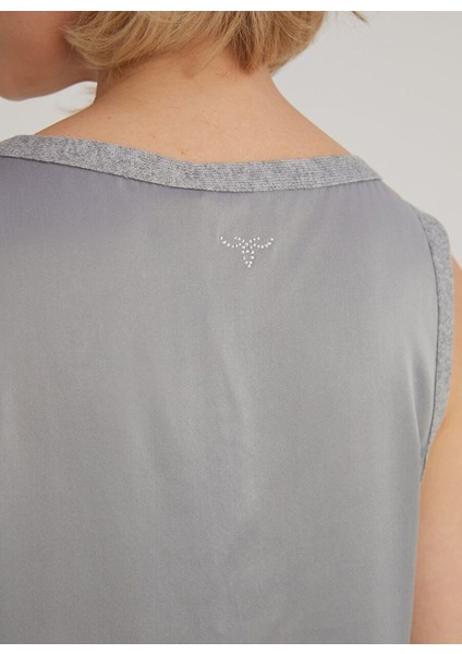 Gri Knit Border Ipekli Yuvarlak Yaka Kolsuz Bluz