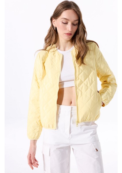 Sarı Kadın Relaxed Kapitone Mont J5SL-MNT7144 modelleri