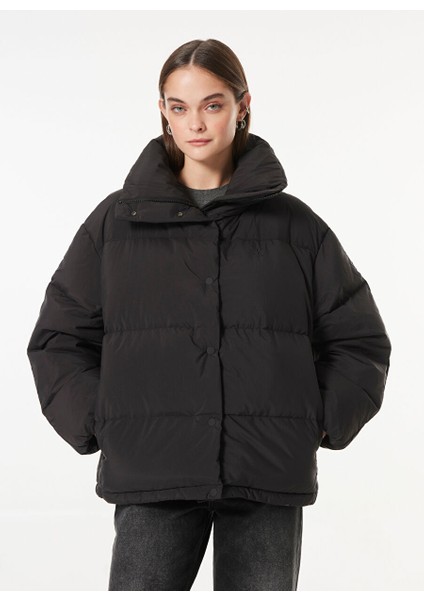 Dik Yaka Puffer Siyah Kadın Mont Relaxed Puffer fiyatları