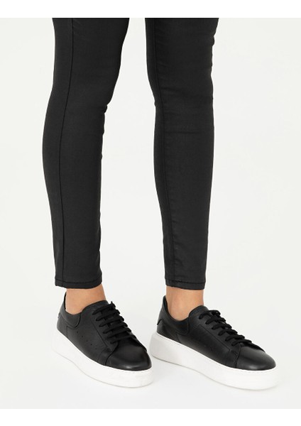 Siyah Kadın Deri Sneaker 50300072