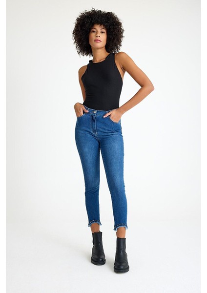 Paça Işlemeli Mavi Jeans