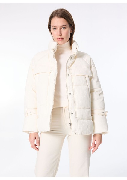 Dik Yaka Relaxed Fit Ekru Kadın Mont J4WL-MNT7108 fırsatları