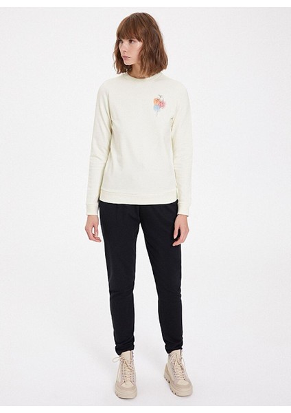 Beyaz Baskılı Bisiklet Yaka Pamuklu Regular Fit Kadın Sweatshirt Watercolour Hand fırsatları