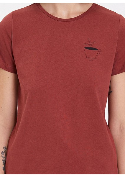 Kırmızı Baskılı Bisiklet Yaka Pamuklu Regular Fit Kadın T-Shirt Tea fiyatları