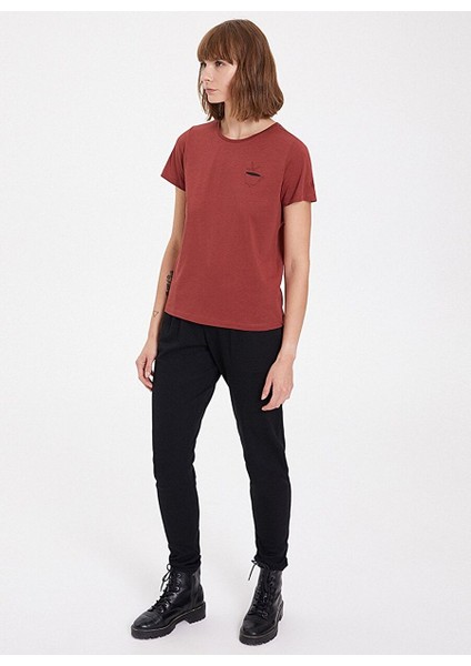 Kırmızı Baskılı Bisiklet Yaka Pamuklu Regular Fit Kadın T-Shirt Tea fırsatları