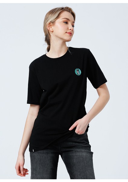 22SCTS218U-999 Dancer Bisiklet Yaka Rahat Kalıp Nakışlı Siyah Kadın T-Shirt modelleri