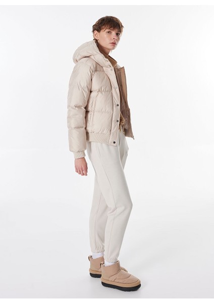 Ekru Kadın Kapüşon Yaka Crop Kapitone Puffer Mont M4WL-MNT-1054
