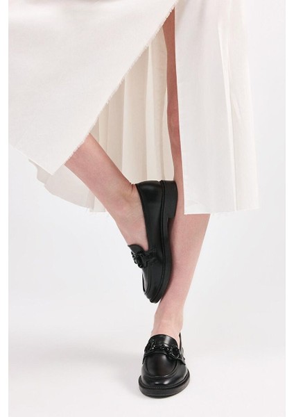 Siyah Tokalı Kadın Loafer modelleri