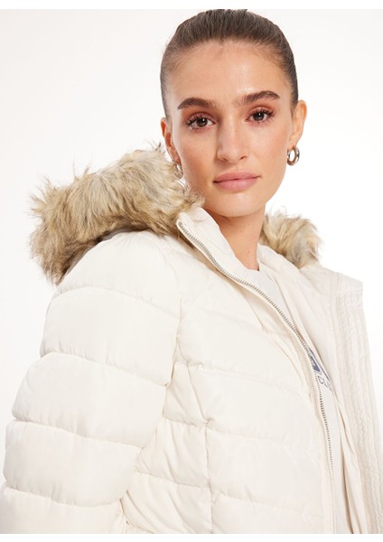 Kırık Beyaz Kadın Kaban Onlellan Quılted Hood Fur Coat cc O fırsatları