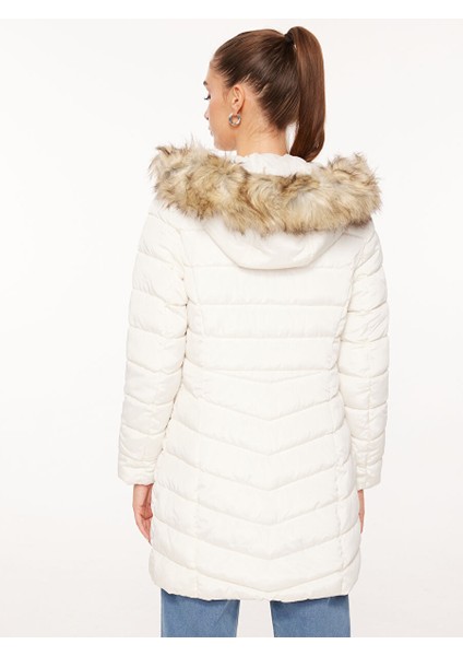Kırık Beyaz Kadın Kaban Onlellan Quılted Hood Fur Coat cc O indirimleri