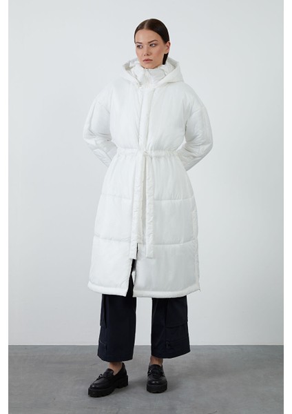 Ekru Uzun Puffer Mont modelleri