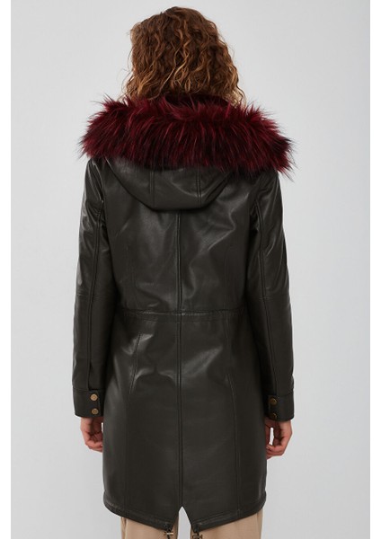 Celine Kadın Yeşil Kapüşonlu Kürklü Parka 23WGE5144R3 fırsatları