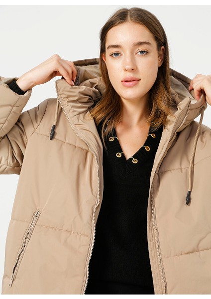 Deve Tüyü Kadın Kapüşonlu Oversize Mont Base