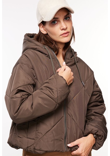 Haki Kadın Mont SPBF3WL-MNT5000 modelleri