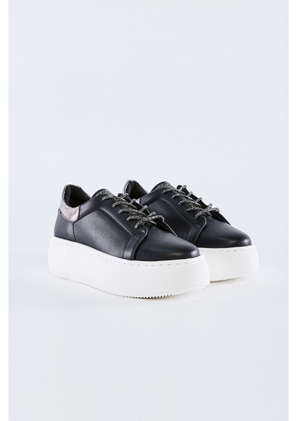 Beyaz Kadın Sneaker 829 780 Bn Ayk Y23 fiyatları