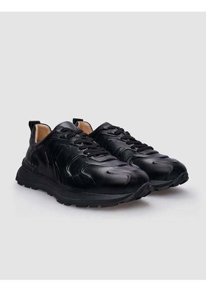 %100 Hakiki Deri Siyah Bağcıklı Kabartma Desenli Kadın Sneaker