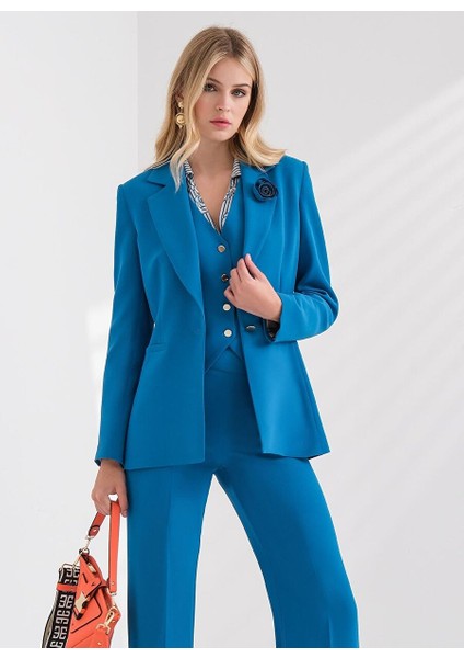Büyük Beden Çiçek Broşlu Yakalı Düğmeli Blazer Ceket modelleri