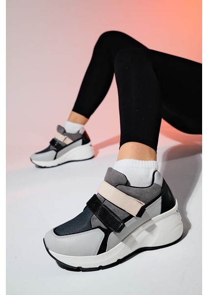 Berge Buz Siyah Kadın Cırtlı Dolgu Taban Spor Sneakers fiyatları