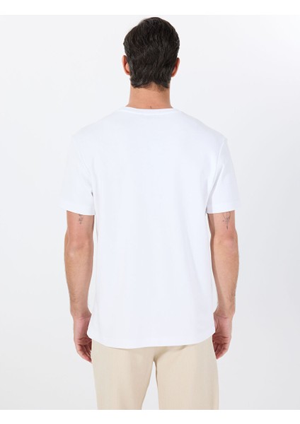 Beyaz Erkek Bisiklet Yaka Relaxed T-Shirt F4SM-TST 2847 indirimleri