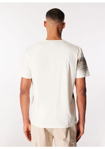 Kırık Beyaz Erkek Bisiklet Yaka Relaxed Baskılı Uv Apreli T-Shirt D4SM-TST3249 indirimleri