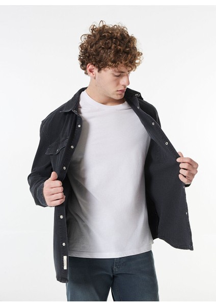 Relaxed Fit Yıkamalı Siyah Erkek Denim Gömlek M4WM-GML-1824
