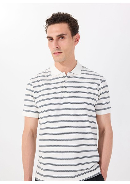 Beyaz Erkek Relaxed Çizgili Polo T-Shirt J5SM-TST7383 modelleri