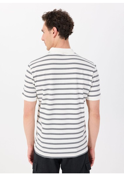 Beyaz Erkek Relaxed Çizgili Polo T-Shirt J5SM-TST7383 indirimleri