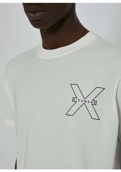 Bisiklet Yaka Kırık Beyaz Erkek T-Shirt UMP24031TS modelleri