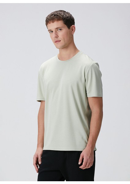 Yeşil Erkek Slim Fit T-Shirt 1094077 fırsatları