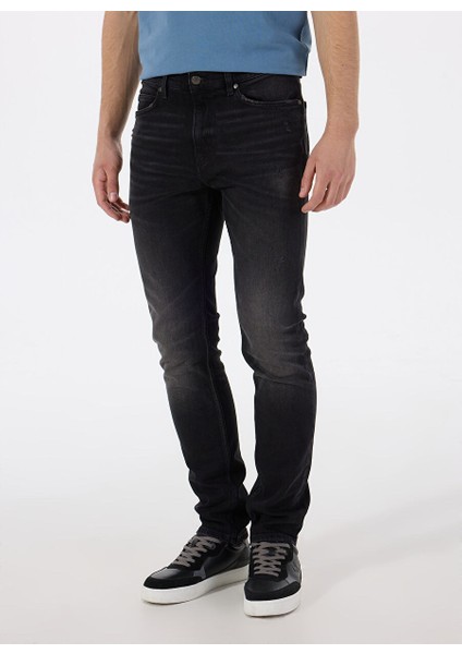 Siyah Erkek Slim Fit Denim Pantolon 50530597_HUGO 708 10268934 01 modelleri
