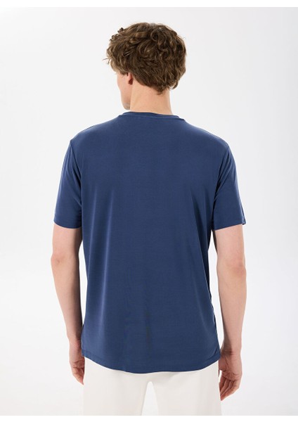 Indigo Erkek Bisiklet Yaka Relaxed Baskılı T-Shirt D4SM-TST3282 indirimleri