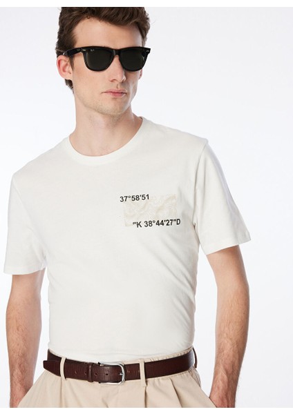 Kırık Beyaz Erkek O Yaka Relaxed Baskılı T-Shirt FS4SM-TST 0517
