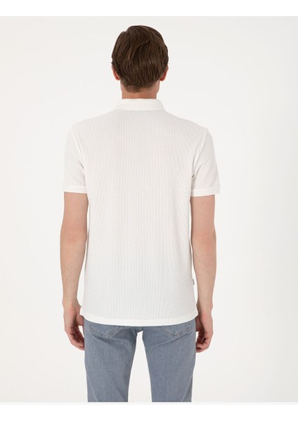 Beyaz Slim Fit Örme Dokulu Polo Yaka Tişört indirimleri