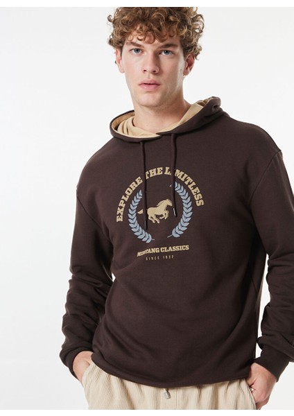 Kahve Erkek Kapüşon Loose Fit Baskılı Sweatshirt M4WM-SWT-1515