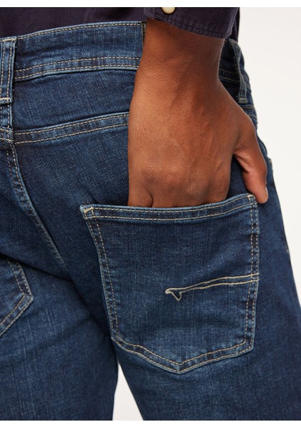 Mavi Erkek Düz Paça Slim Fit Denim Pantolon FM23W28PD