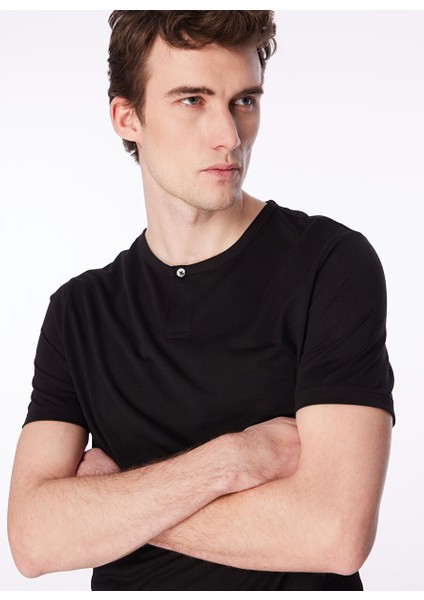 Siyah Erkek Düğmeli Bisiklet Yaka Basic T-Shirt F4SM-TST 0717