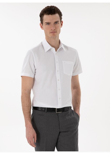 Beyaz Basic Regular Fit Kısa Kollu Cepli Gömlek