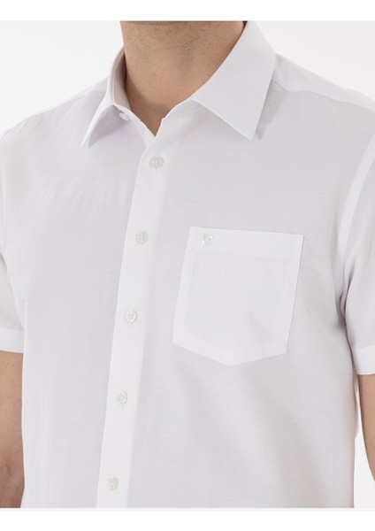 Beyaz Basic Regular Fit Kısa Kollu Cepli Gömlek
