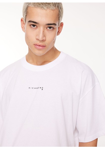 Bisiklet Yaka Beyaz Erkek T-Shirt UMA23124TS