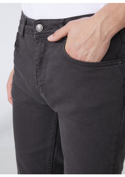 Siyah Erkek Düz Paça Slim Fit Denim Pantolon FM23S26PDCARBON