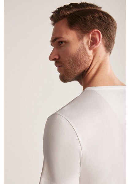Beyaz V Yaka Basic T-Shirt modelleri
