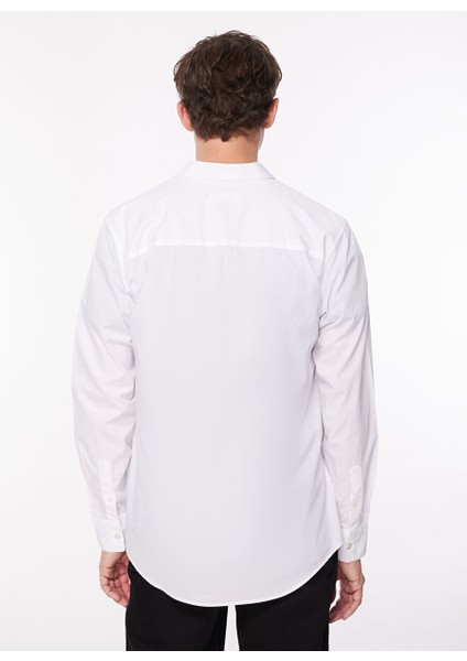 Slim Fit Gömlek Yaka Beyaz Erkek Gömlek UMA23135CA indirimleri