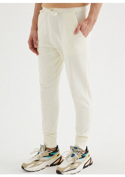 Beyaz Basic Pamuklu Regular Fit Lastikli Paça Erkek Eşofman Altı Core Jogger