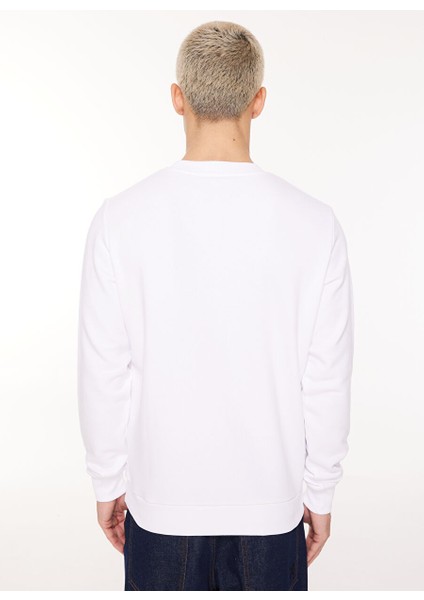 Bisiklet Yaka Beyaz Erkek Sweatshırt UMA23098FE fırsatları