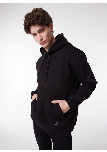 Kapüşonlu Regular Fit Siyah Erkek Sweatshirt L222678-001