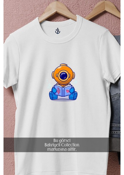 Oversize Kitap Okuyan Mini Dalgıç Tasarımlı Unisex T-Shirt fiyatları