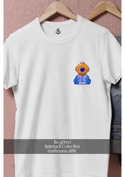 Oversize Kitap Okuyan Mini Dalgıç Cep Tasarımlı Unisex T-Shirt fiyatları